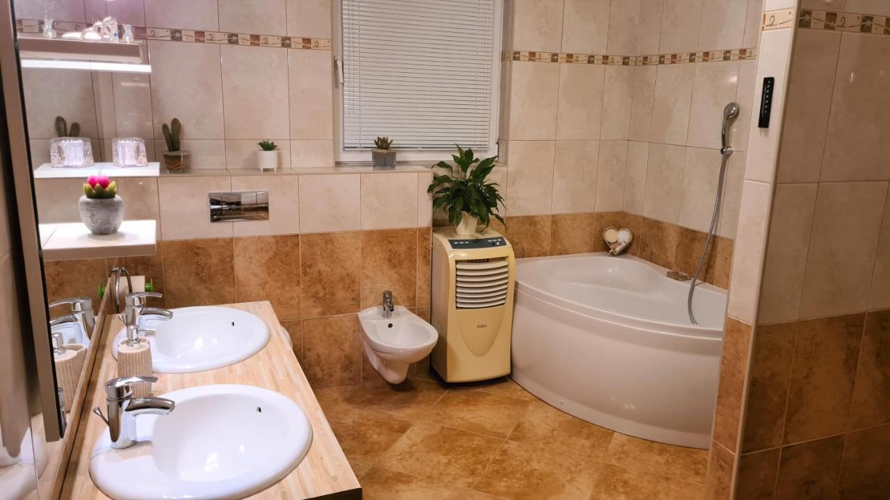 Villa Bubica- Cozy Holiday Home In Rural Area With Pool Stankovci  Eksteriør bilde